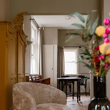 Crash'nstay - Wachtpost 22 * Waalwijk