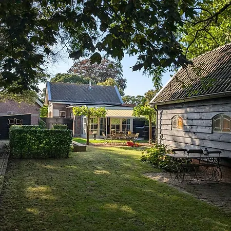 Crash'nstay - Wachtpost 22 * Waalwijk