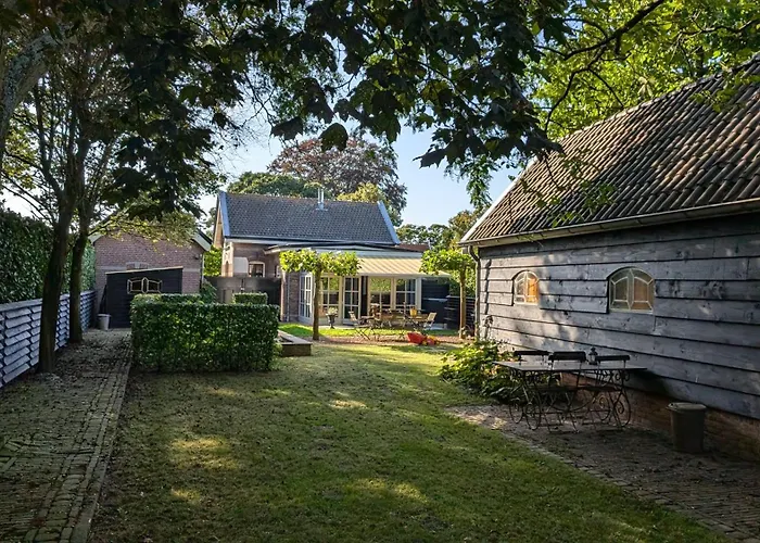 Crash'nstay - Wachtpost 22 * Waalwijk