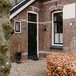 Crash'nstay - Wachtpost 22 * Waalwijk